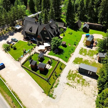 Jozef Przy Szlaku Do Doliny Chocholowskiej I Lejowej, 850m Od Doliny Koscieliskiej *